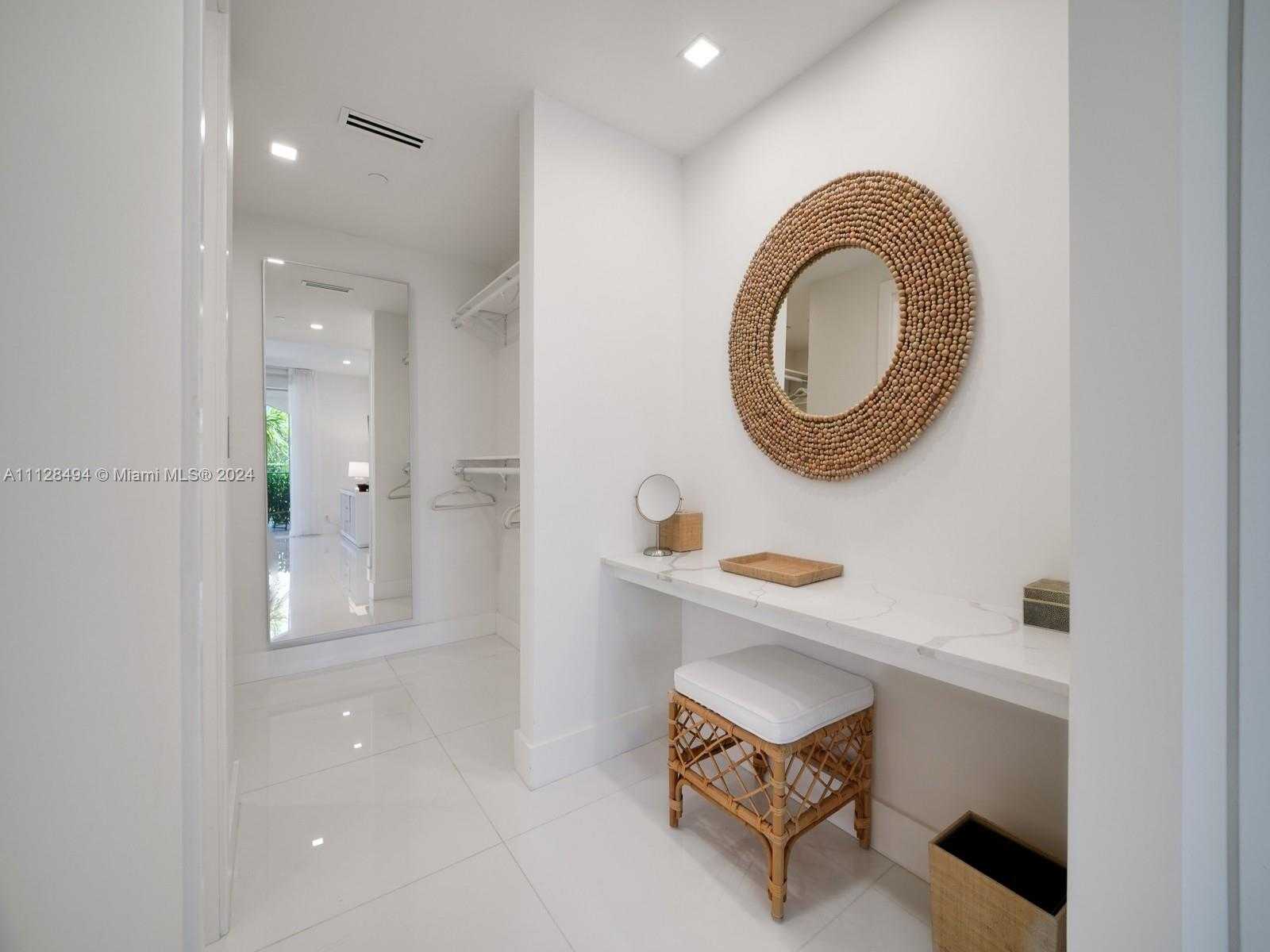 Small Image of 19117 Fisher Island Dr, Miami Beach, FL 33109, USA Number 33