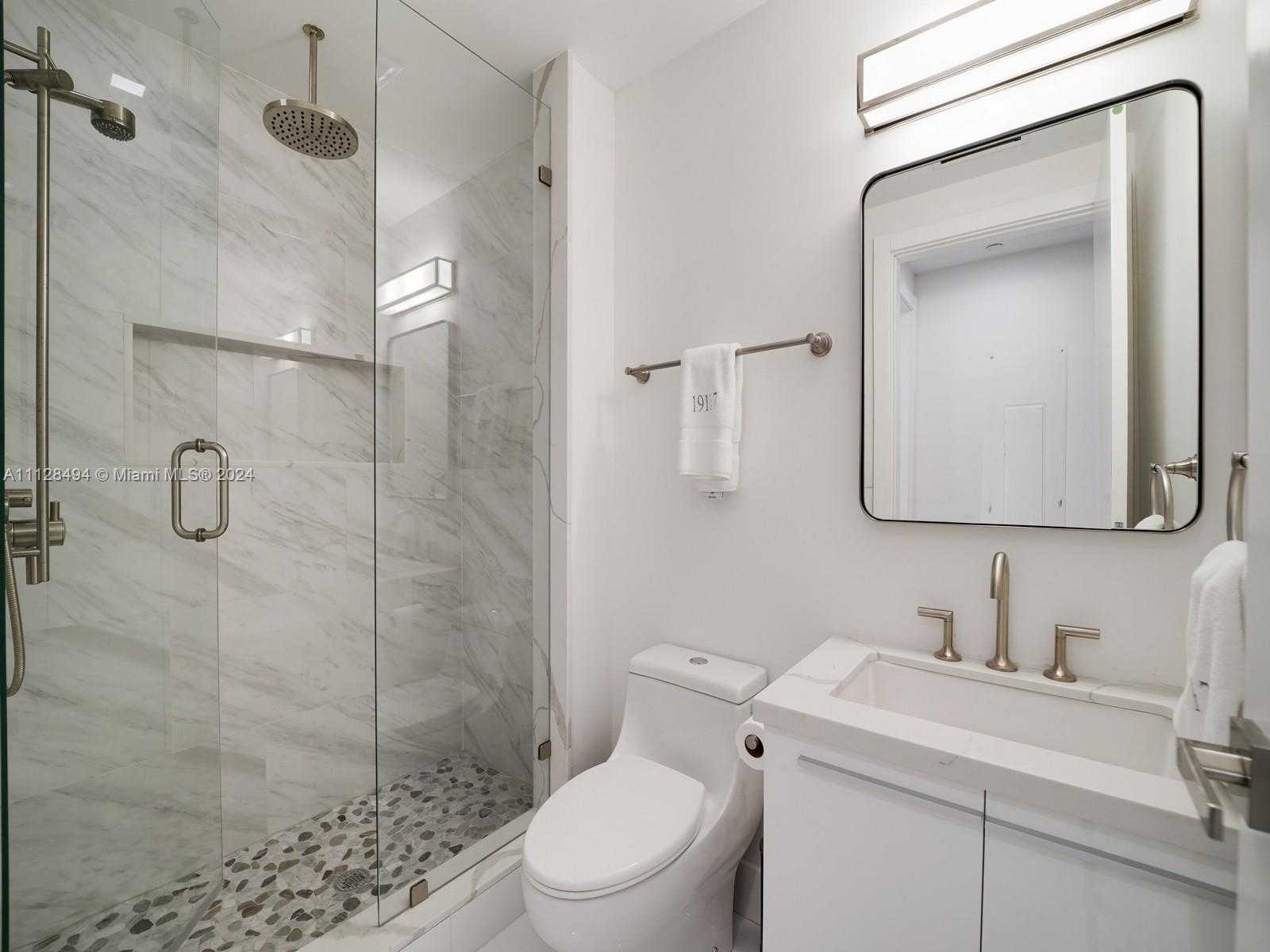 Small Image of 19117 Fisher Island Dr, Miami Beach, FL 33109, USA Number 35