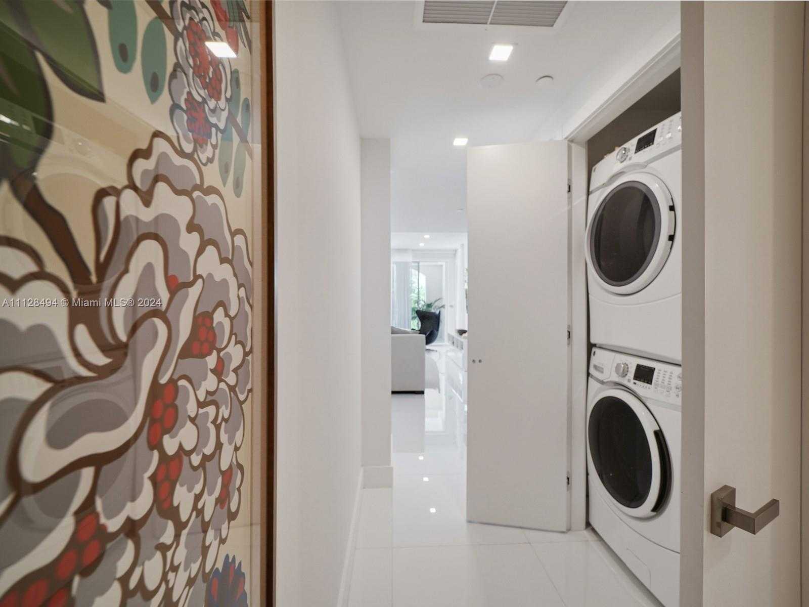 Small Image of 19117 Fisher Island Dr, Miami Beach, FL 33109, USA Number 36