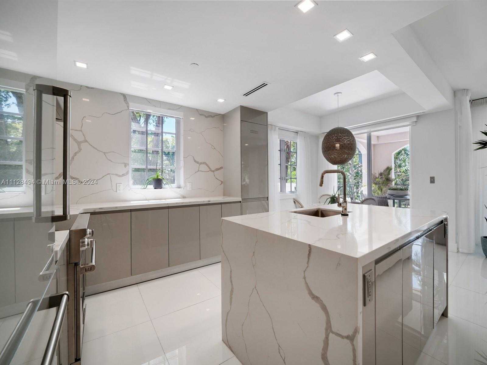Small Image of 19117 Fisher Island Dr, Miami Beach, FL 33109, USA Number 9