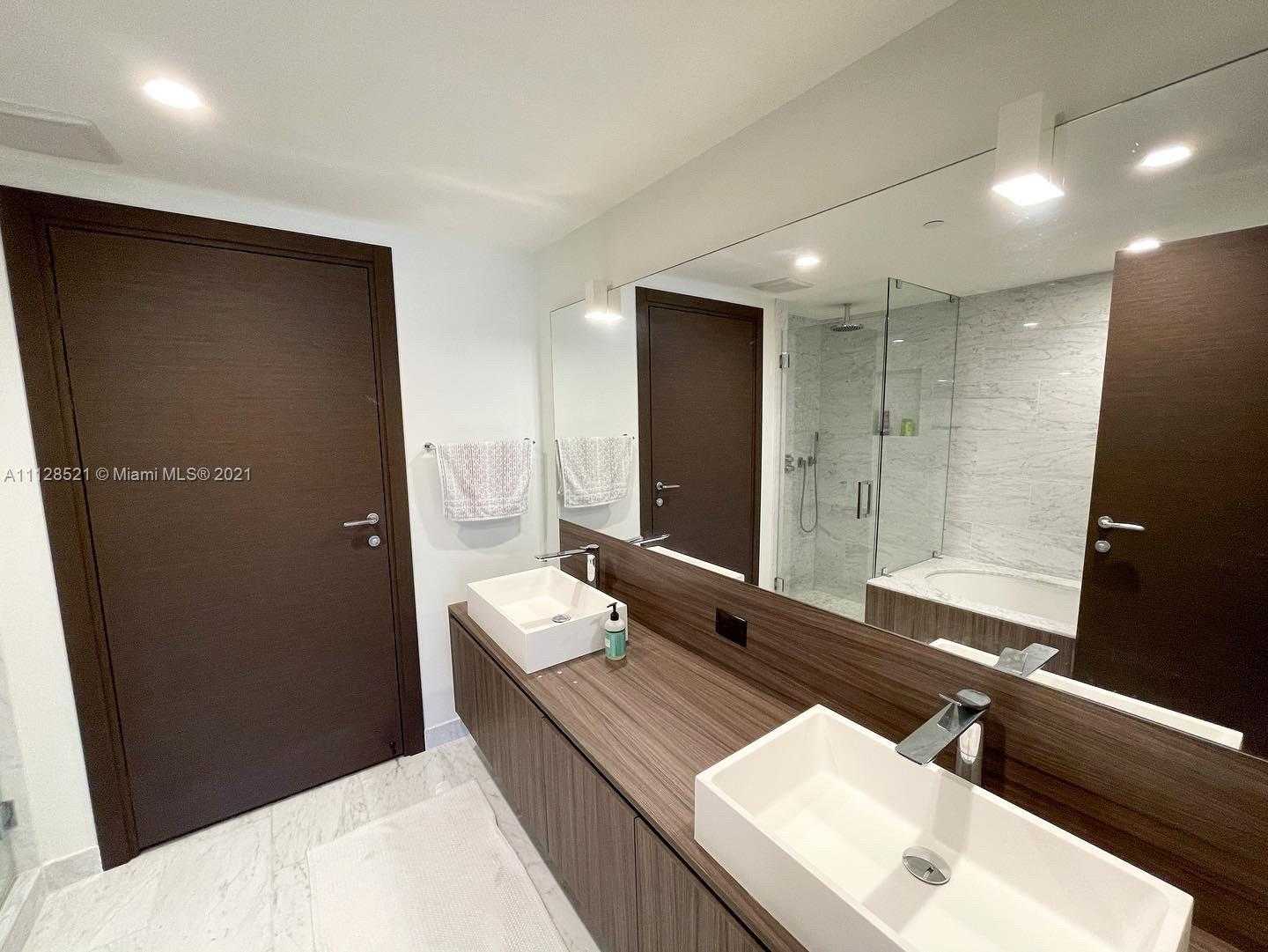 Small Image of 1000 Brickell Plaza, Miami, FL 33131, USA Number 5