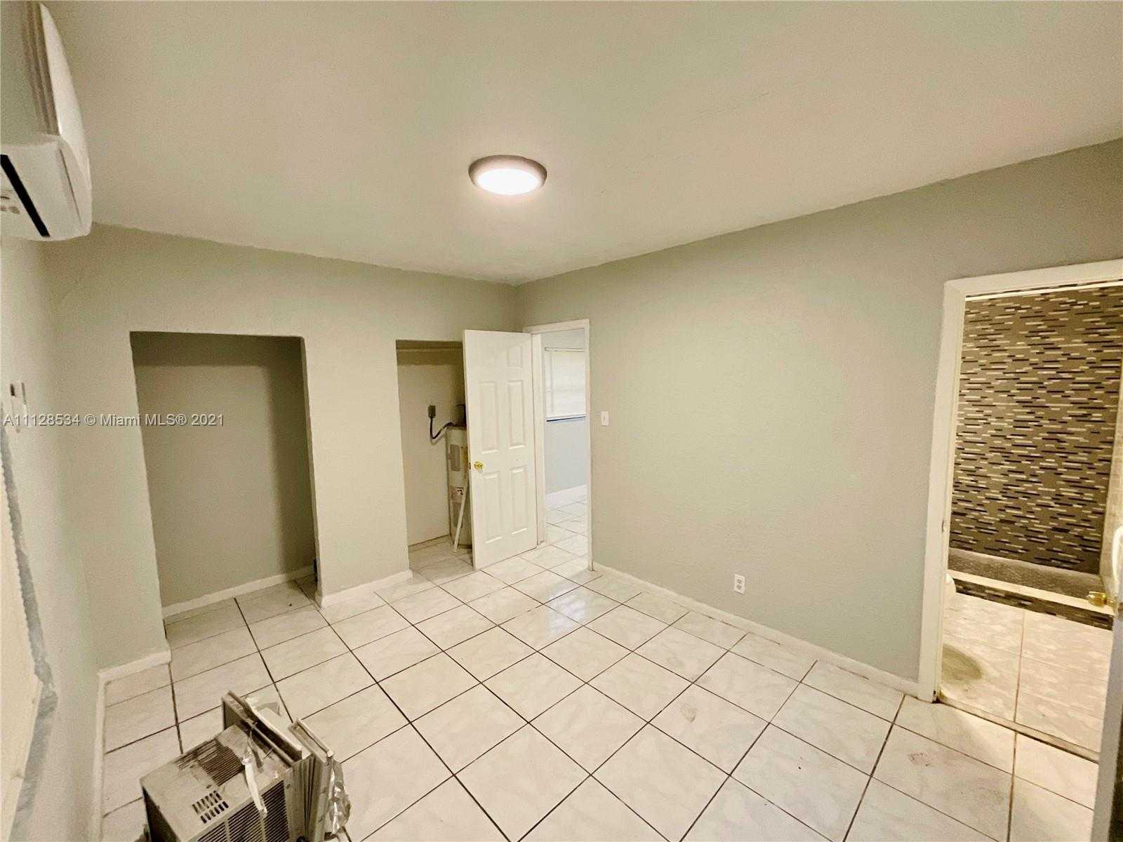 Small Image of 612 NW 6th Ct, Hallandale Beach, FL 33009, USA Number 12