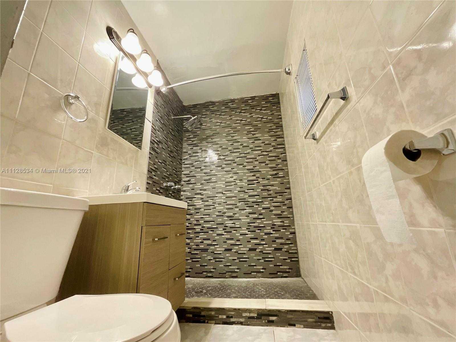 Small Image of 612 NW 6th Ct, Hallandale Beach, FL 33009, USA Number 13