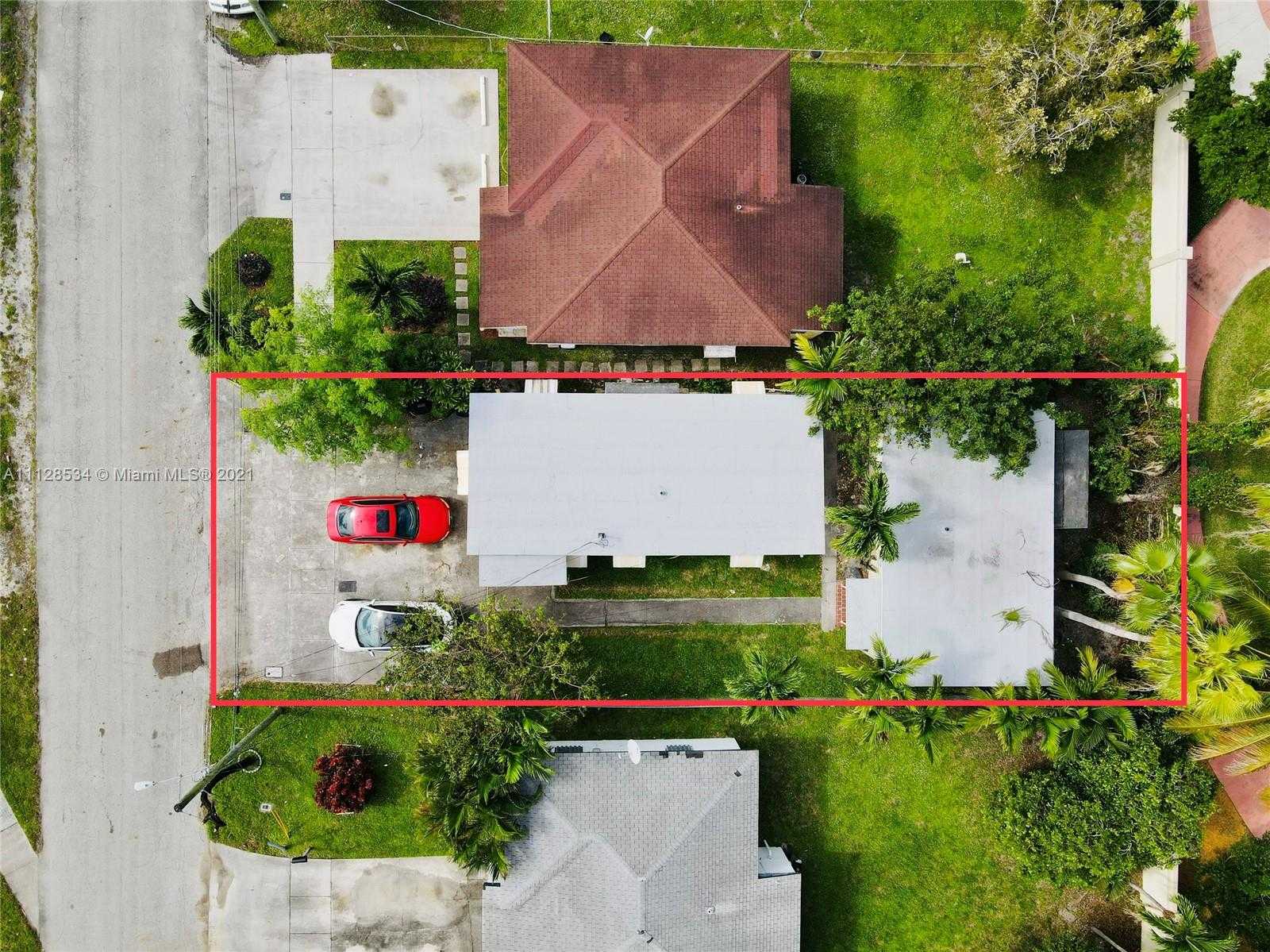 Small Image of 612 NW 6th Ct, Hallandale Beach, FL 33009, USA Number 3