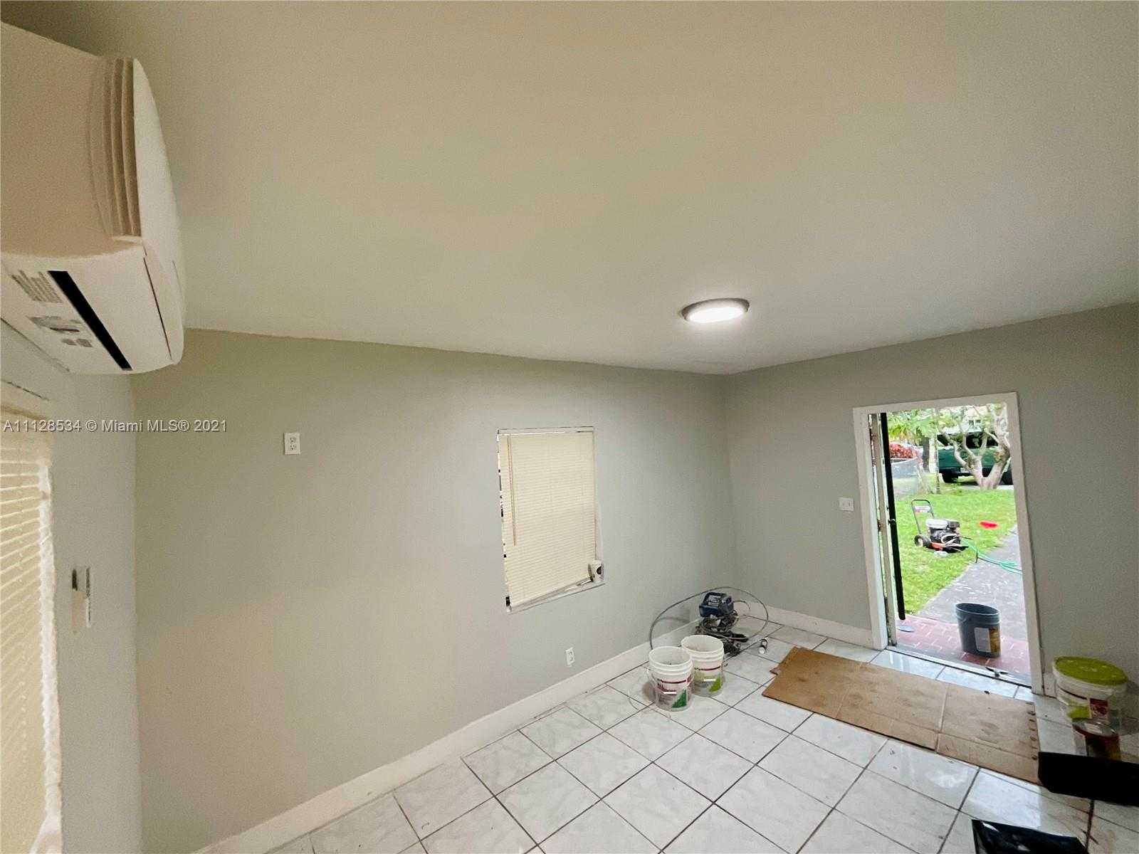 Small Image of 612 NW 6th Ct, Hallandale Beach, FL 33009, USA Number 6