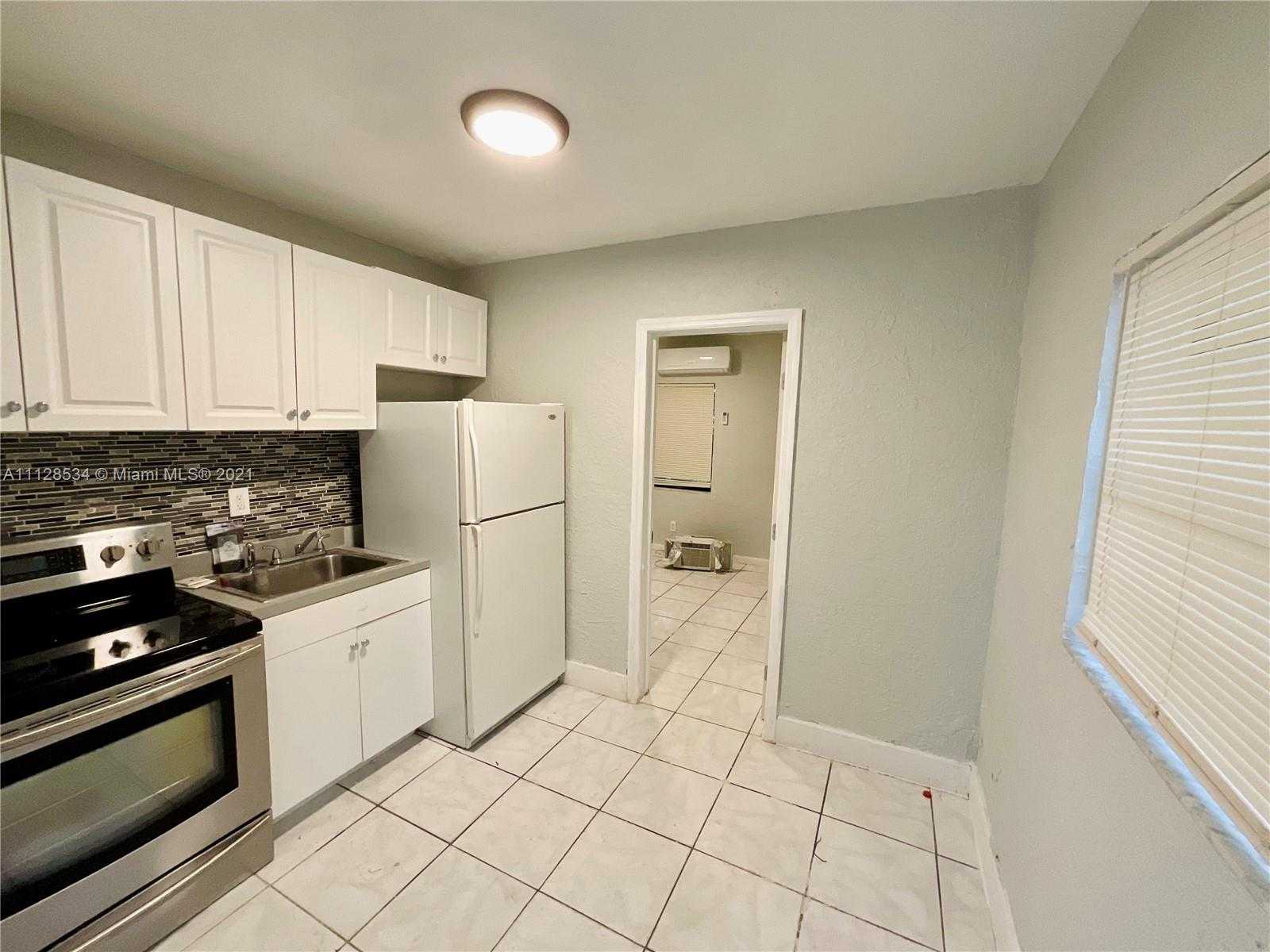 Small Image of 612 NW 6th Ct, Hallandale Beach, FL 33009, USA Number 8