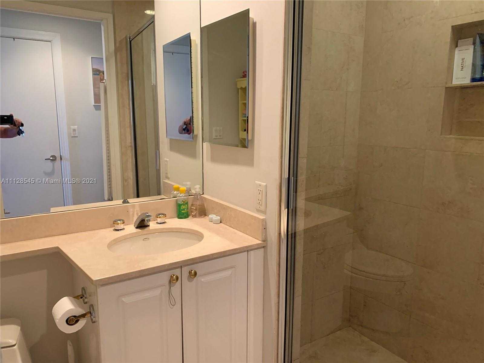 Small Image of 747 Crandon Blvd, Key Biscayne, FL 33149, USA Number 11