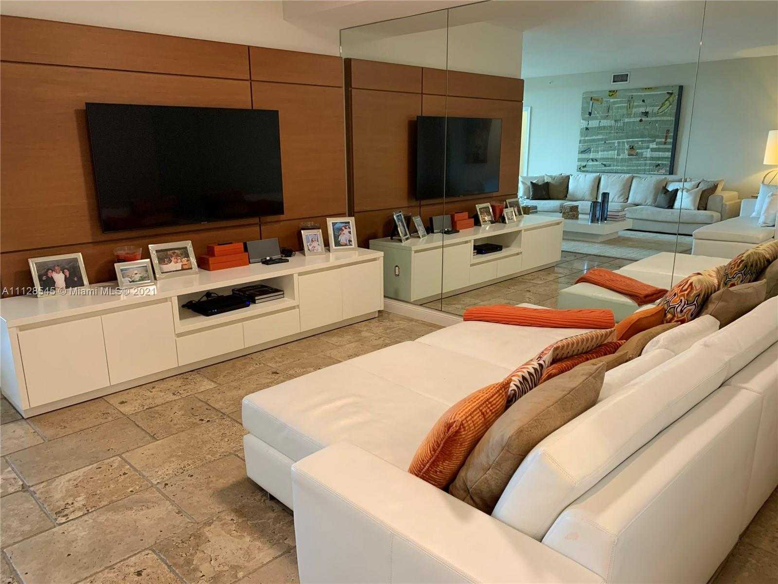 Small Image of 747 Crandon Blvd, Key Biscayne, FL 33149, USA Number 12