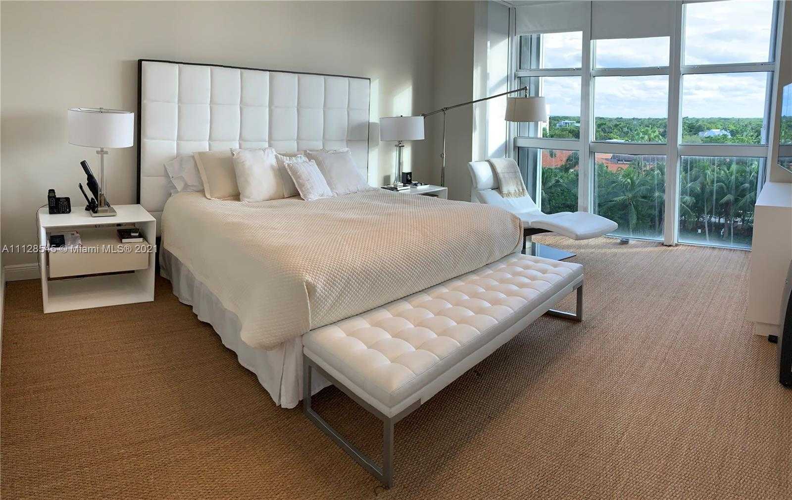 Small Image of 747 Crandon Blvd, Key Biscayne, FL 33149, USA Number 2