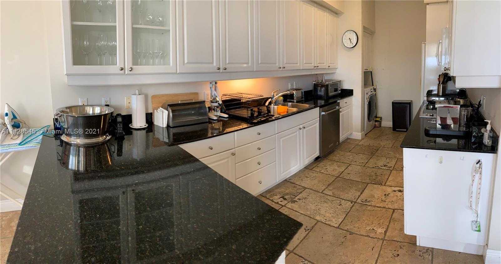 Small Image of 747 Crandon Blvd, Key Biscayne, FL 33149, USA Number 7