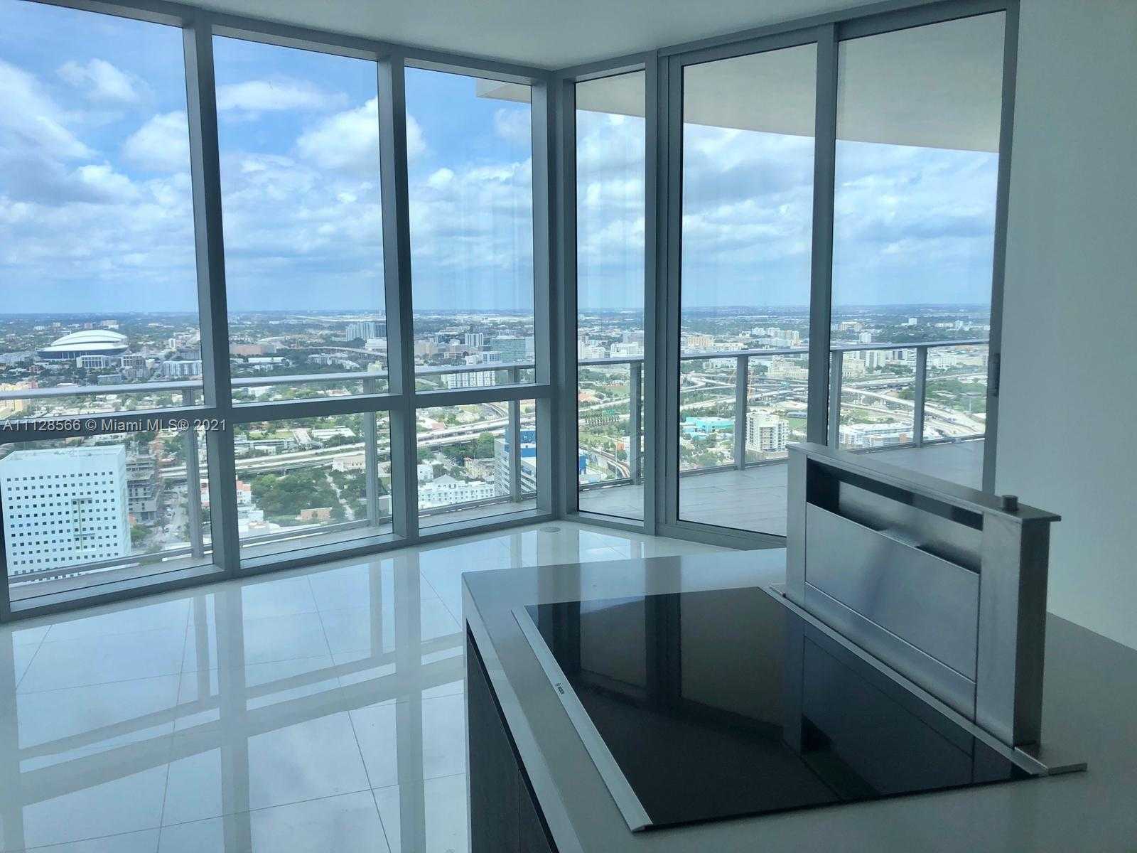 Small Image of 851 NE 1st Ave, Miami, FL 33132, USA Number 4