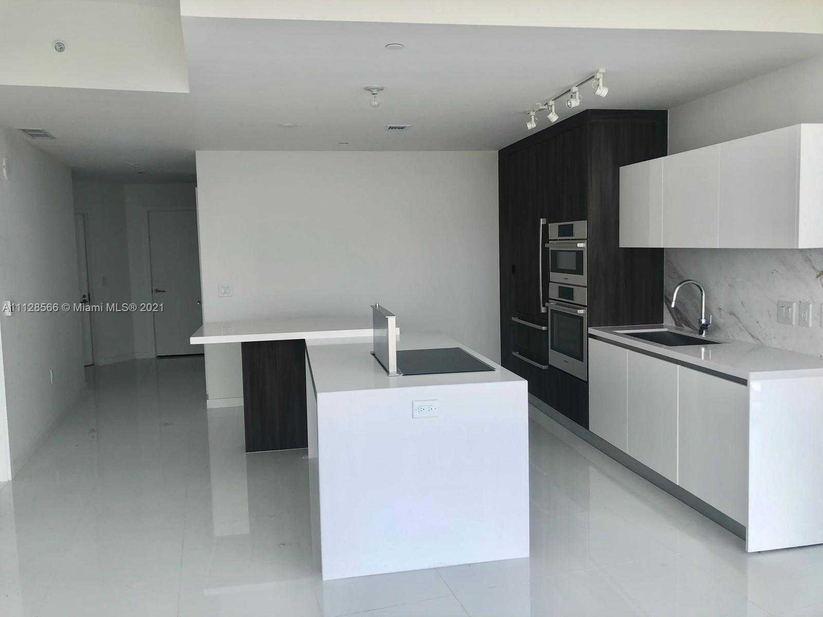 Small Image of 851 NE 1st Ave, Miami, FL 33132, USA Number 5