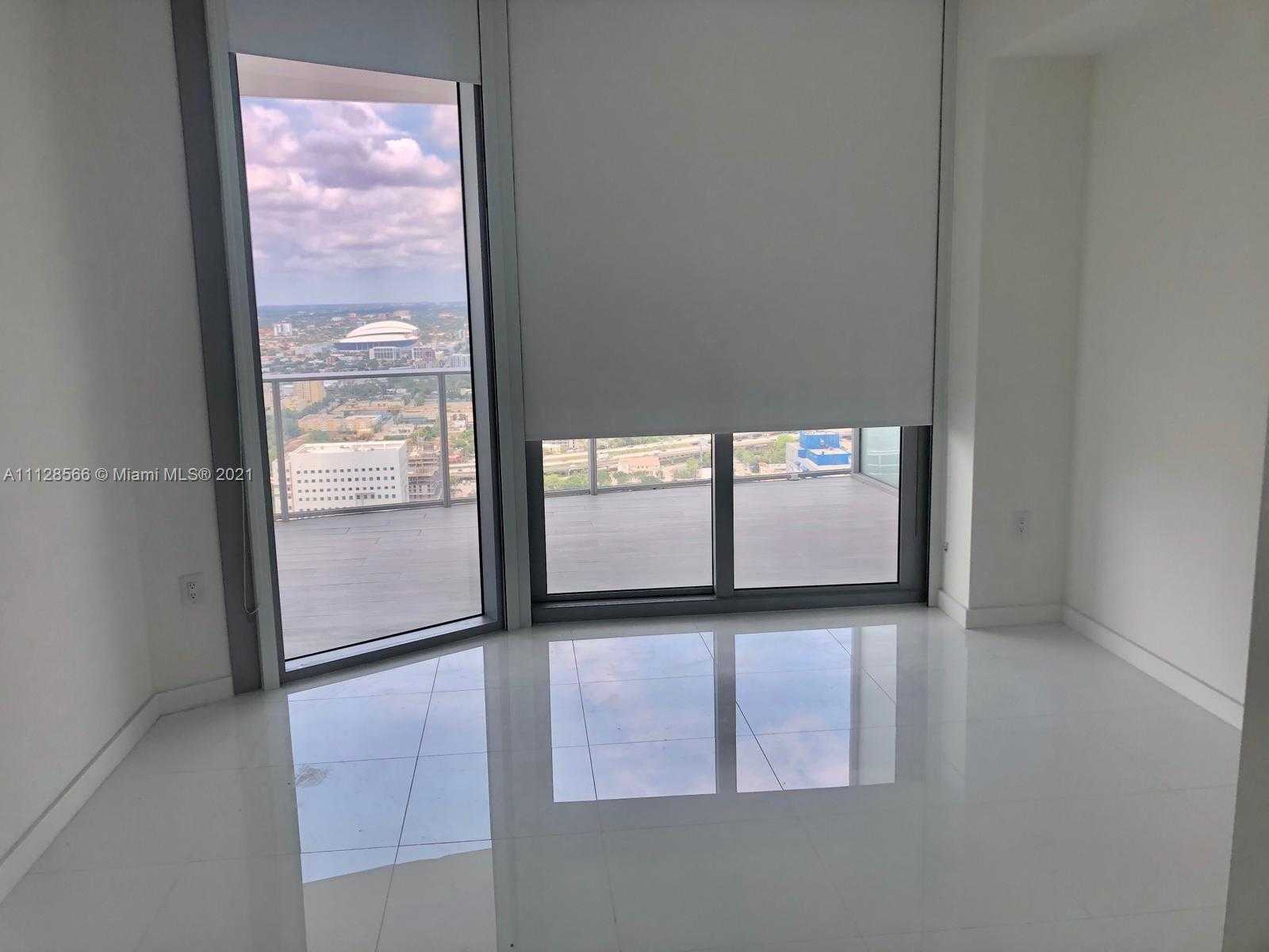 Small Image of 851 NE 1st Ave, Miami, FL 33132, USA Number 9