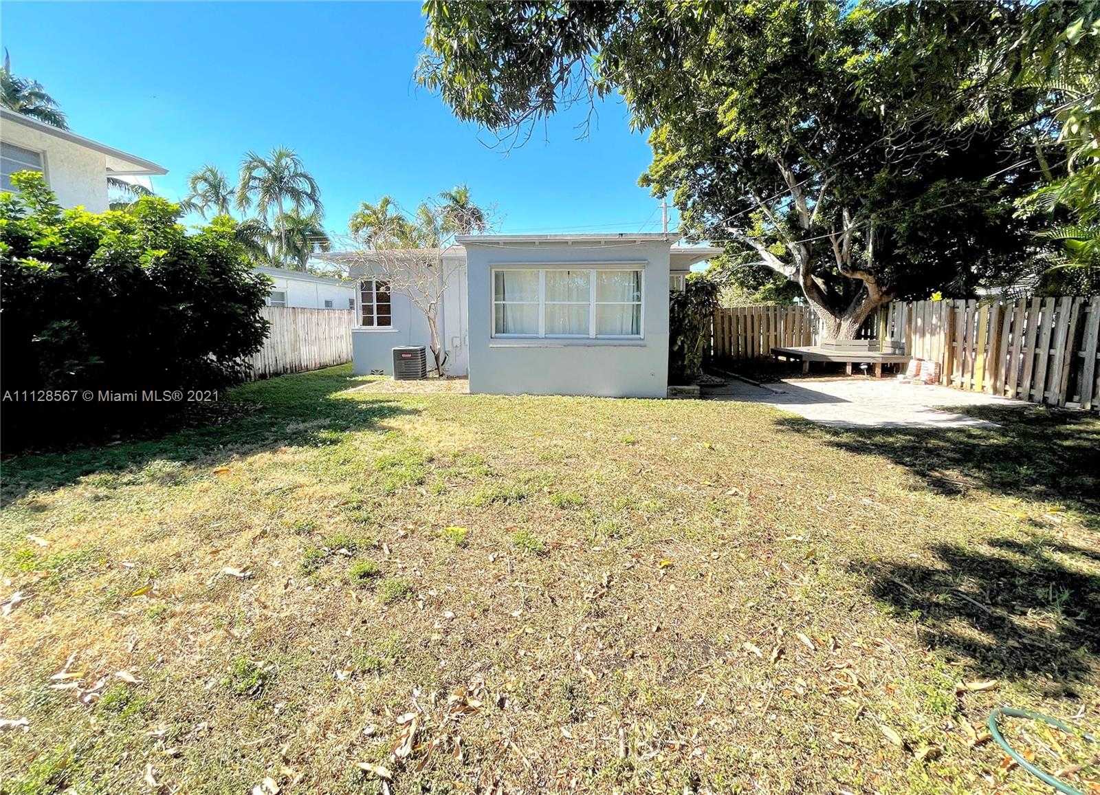 Small Image of 1044 NE 16th Ave, Fort Lauderdale, FL 33304, USA Number 16