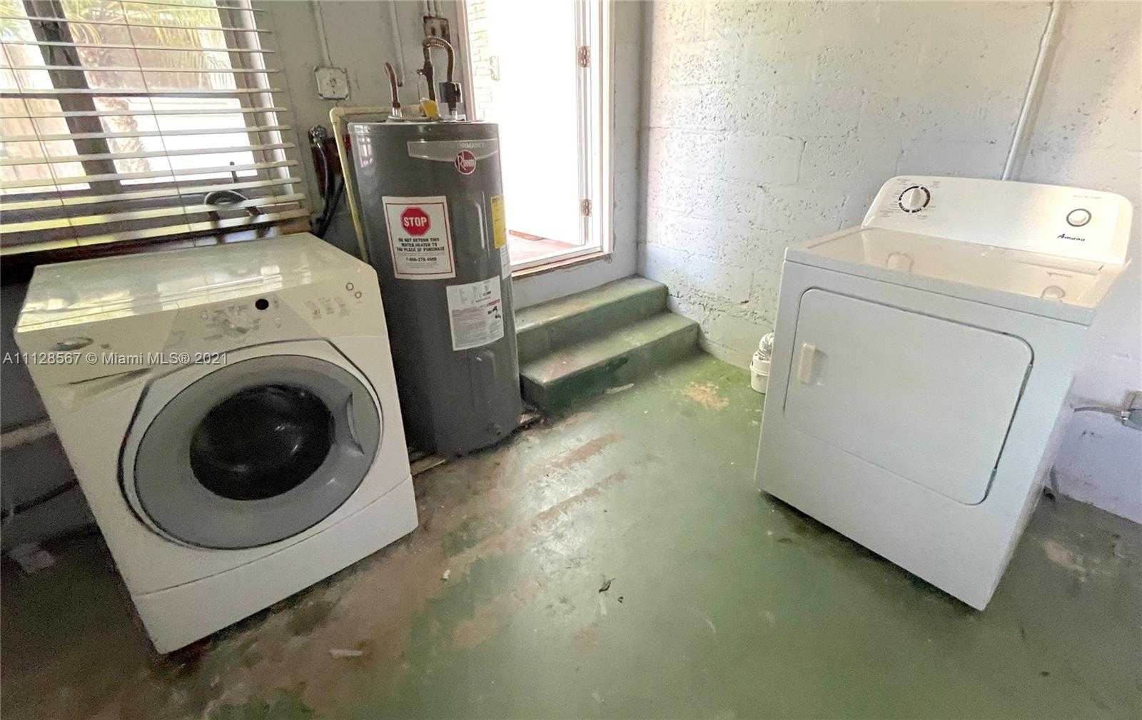 Small Image of 1044 NE 16th Ave, Fort Lauderdale, FL 33304, USA Number 17