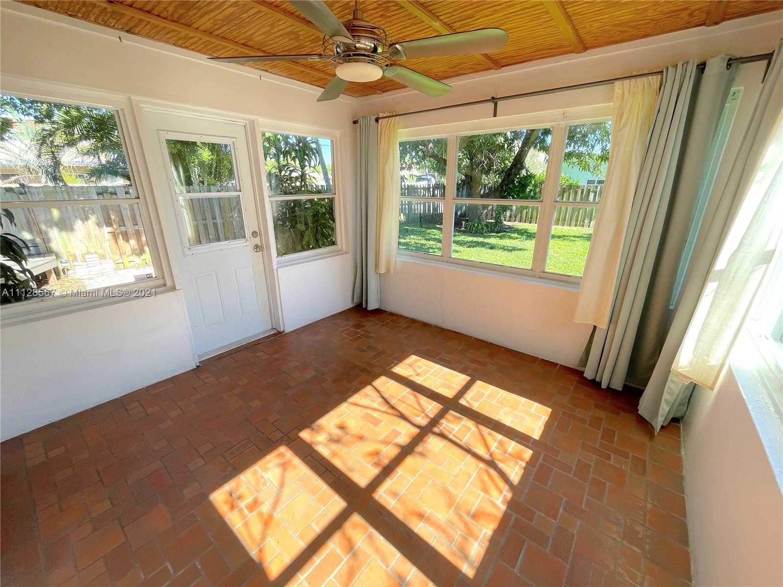 Small Image of 1044 NE 16th Ave, Fort Lauderdale, FL 33304, USA Number 4