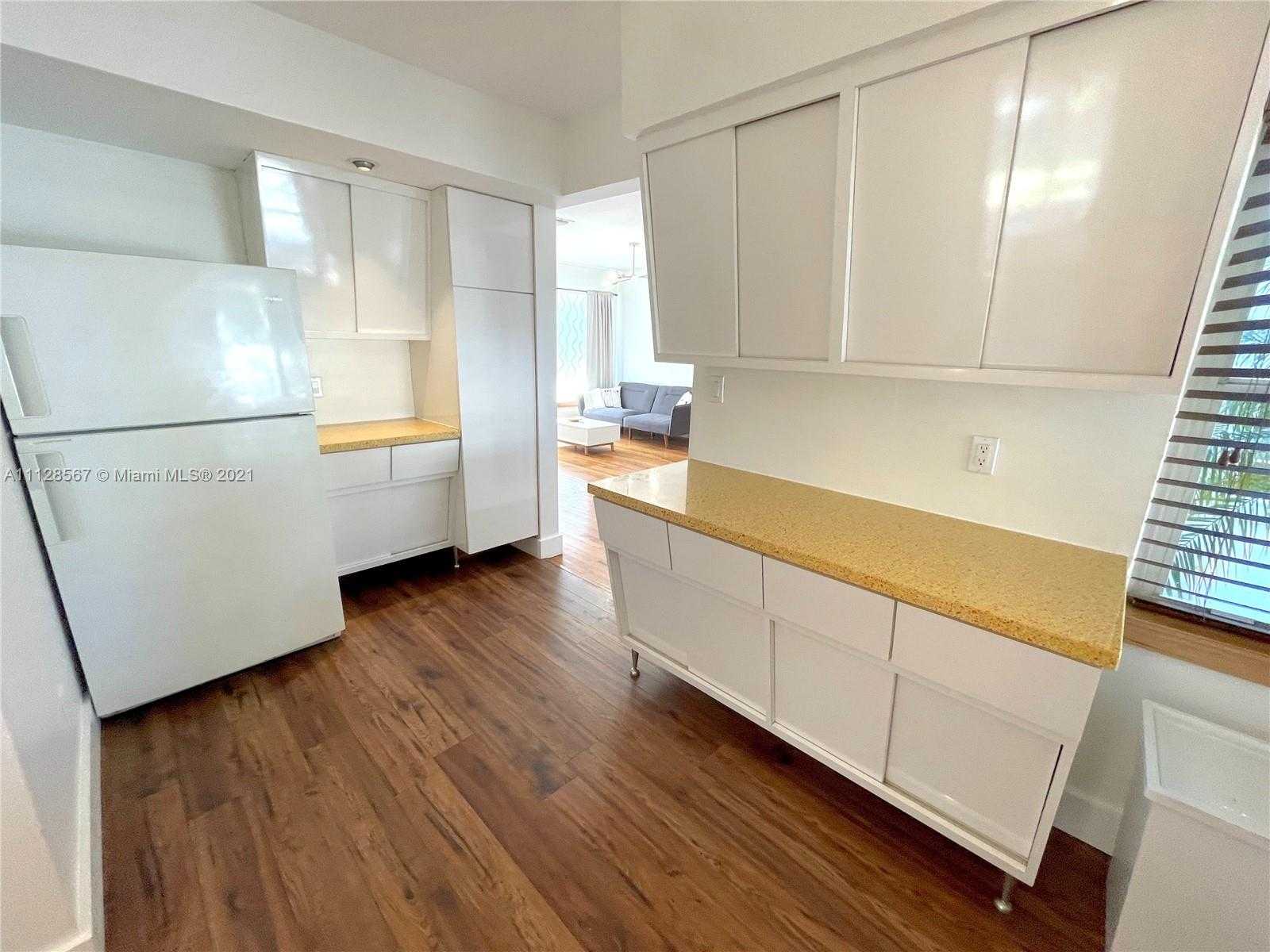 Small Image of 1044 NE 16th Ave, Fort Lauderdale, FL 33304, USA Number 6