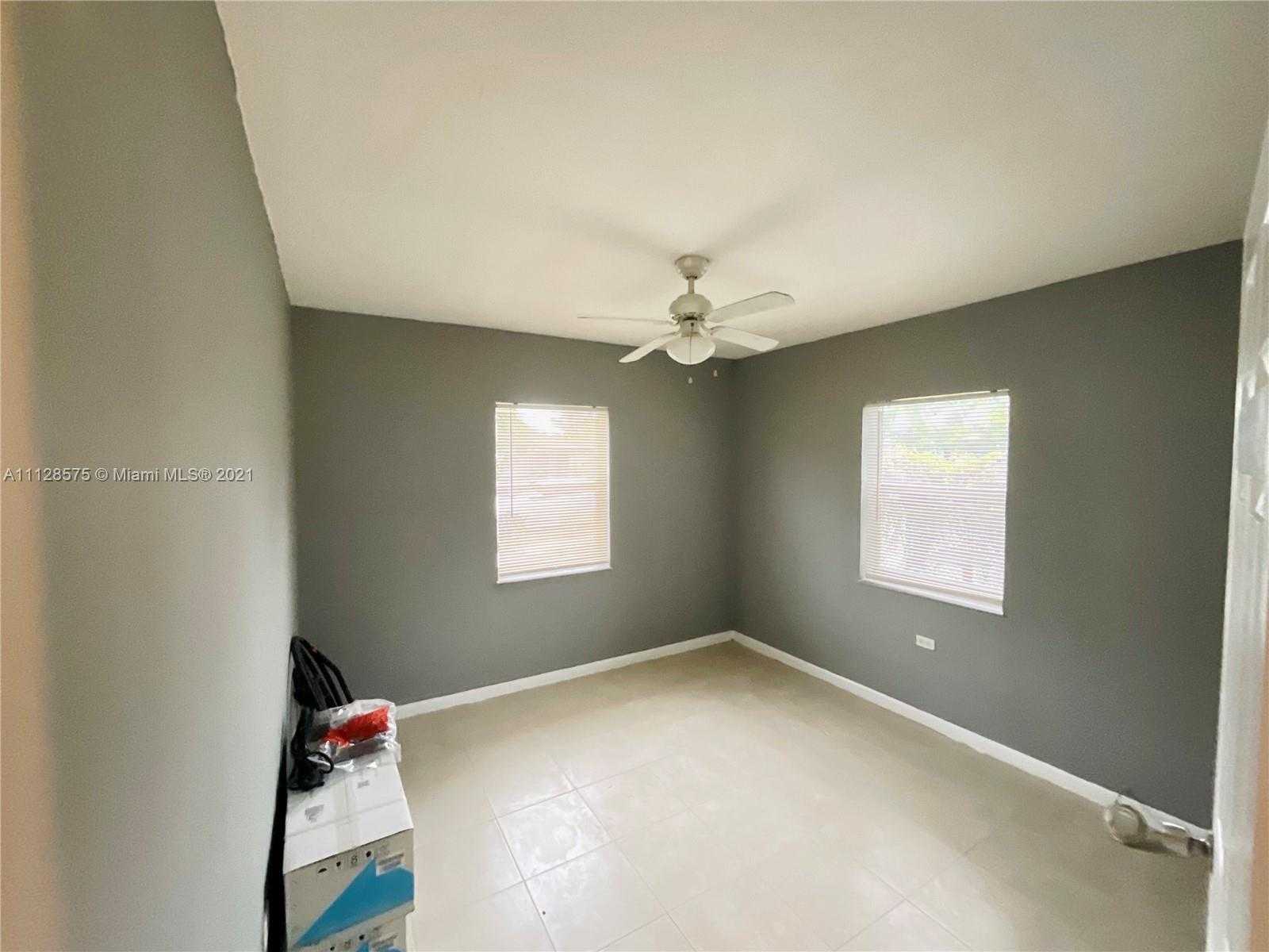 Small Image of 627 NW 4th Ct, Hallandale Beach, FL 33009, USA Number 16