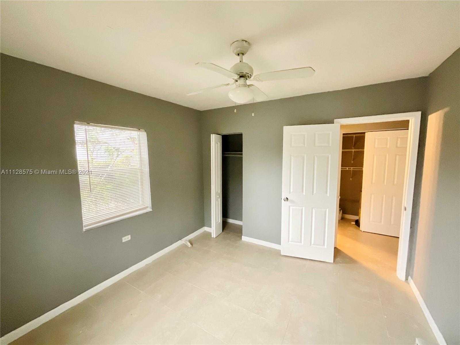 Small Image of 627 NW 4th Ct, Hallandale Beach, FL 33009, USA Number 17