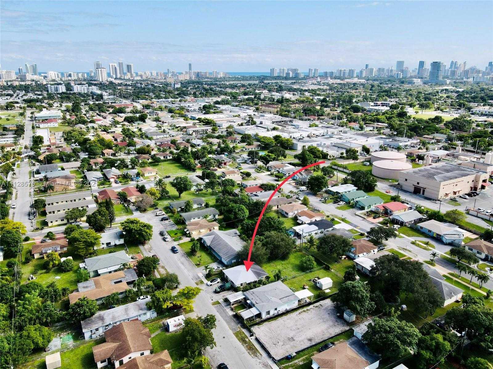 Small Image of 627 NW 4th Ct, Hallandale Beach, FL 33009, USA Number 4