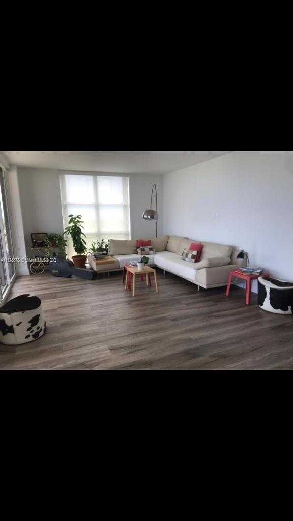 Small Image of 1121 Crandon Blvd, Miami, FL 33149, USA Number 2