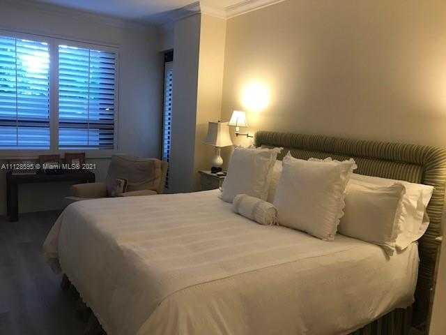 Small Image of 251 Crandon Blvd, Key Biscayne, FL 33149, USA Number 16