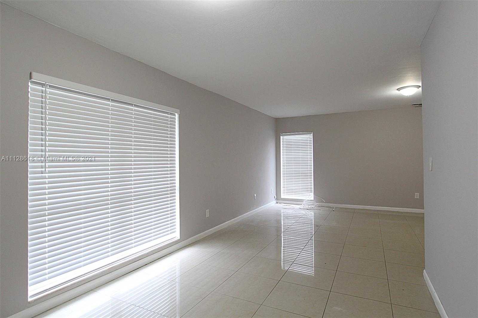 Small Image of 9831 SW 195th St, Cutler Bay, FL 33157, USA Number 11