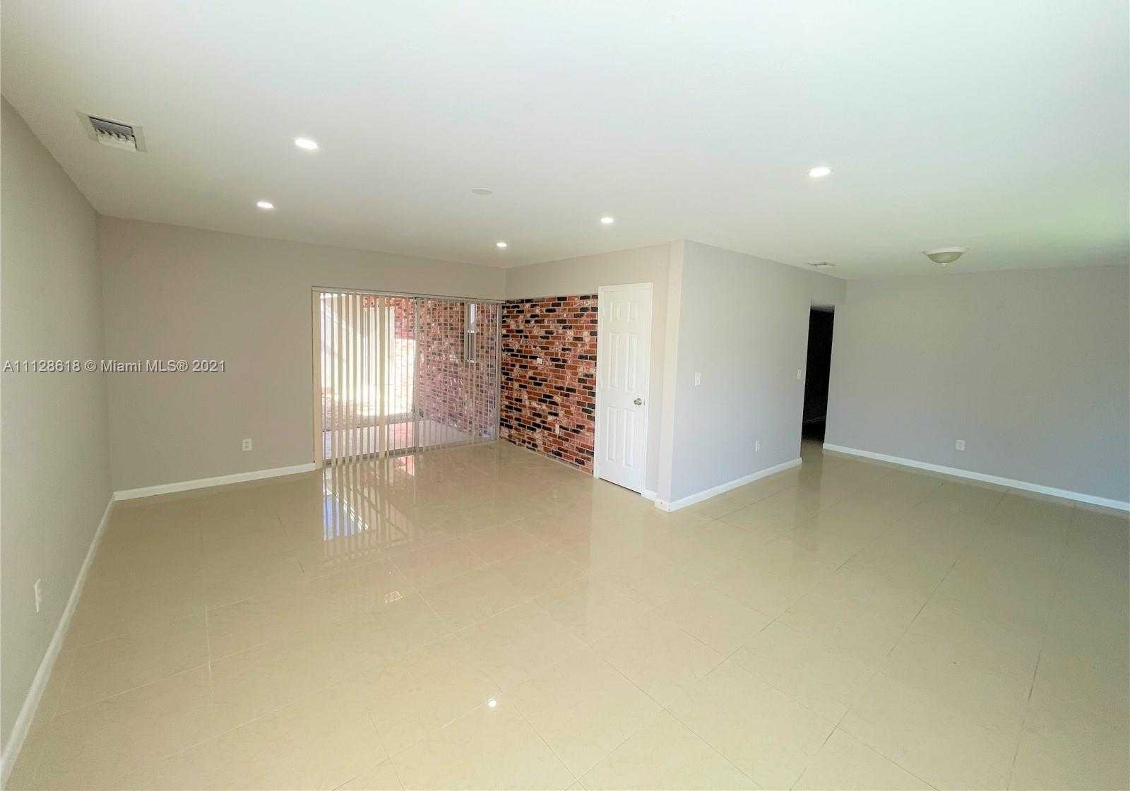 Small Image of 9831 SW 195th St, Cutler Bay, FL 33157, USA Number 13