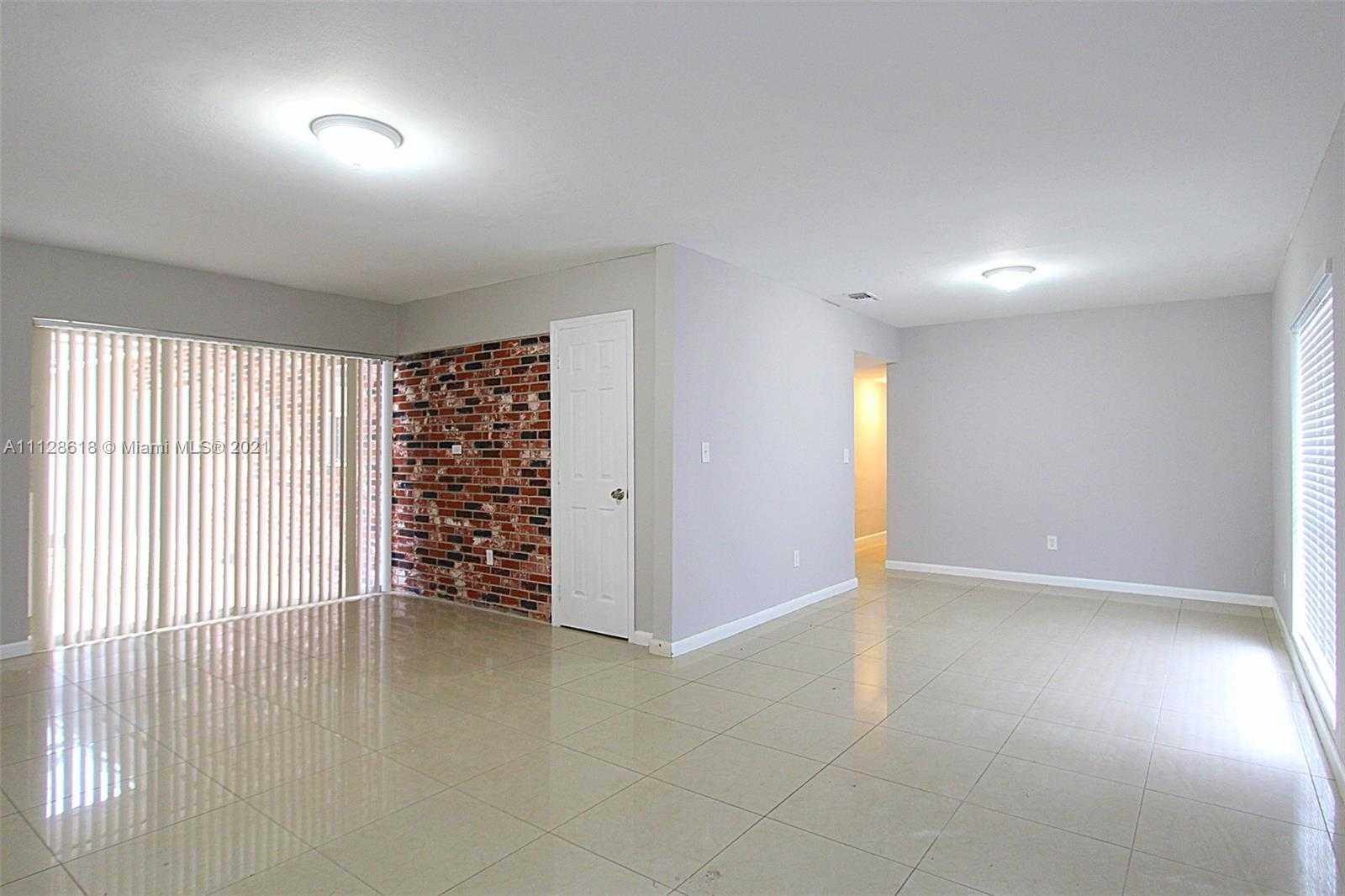 Small Image of 9831 SW 195th St, Cutler Bay, FL 33157, USA Number 16