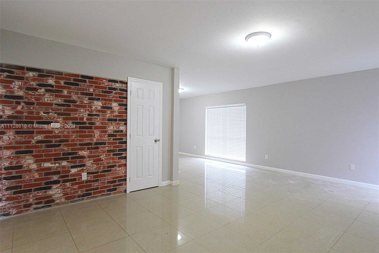 Small Image of 9831 SW 195th St, Cutler Bay, FL 33157, USA Number 17