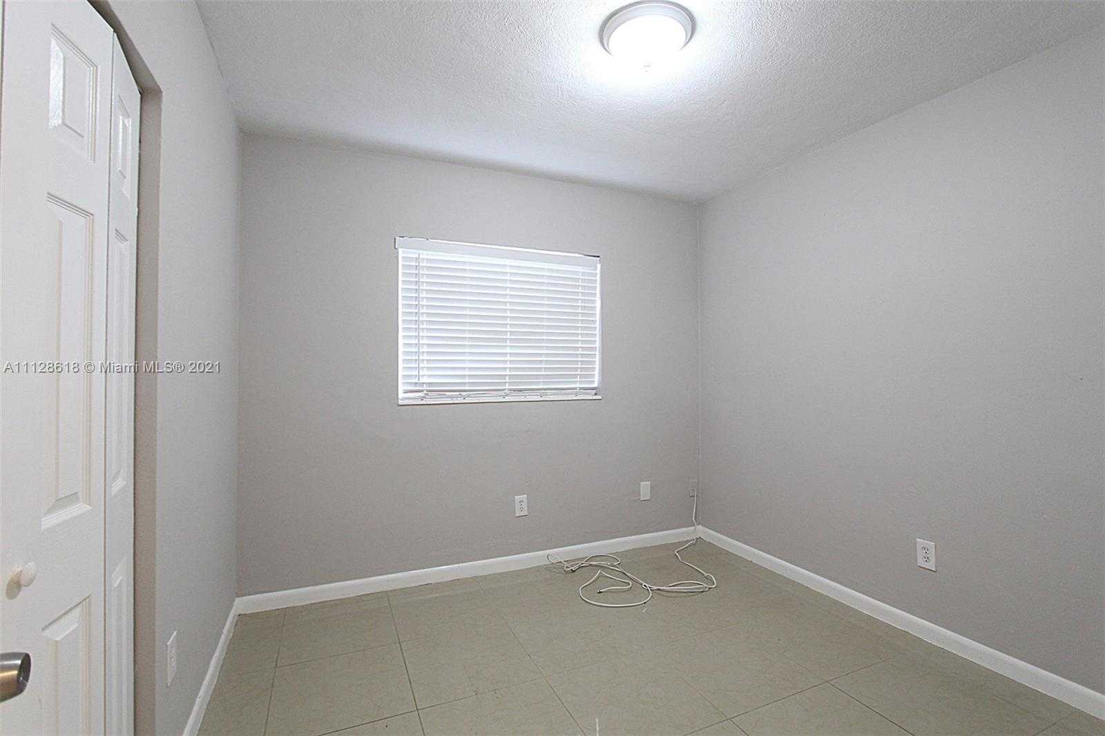 Small Image of 9831 SW 195th St, Cutler Bay, FL 33157, USA Number 19