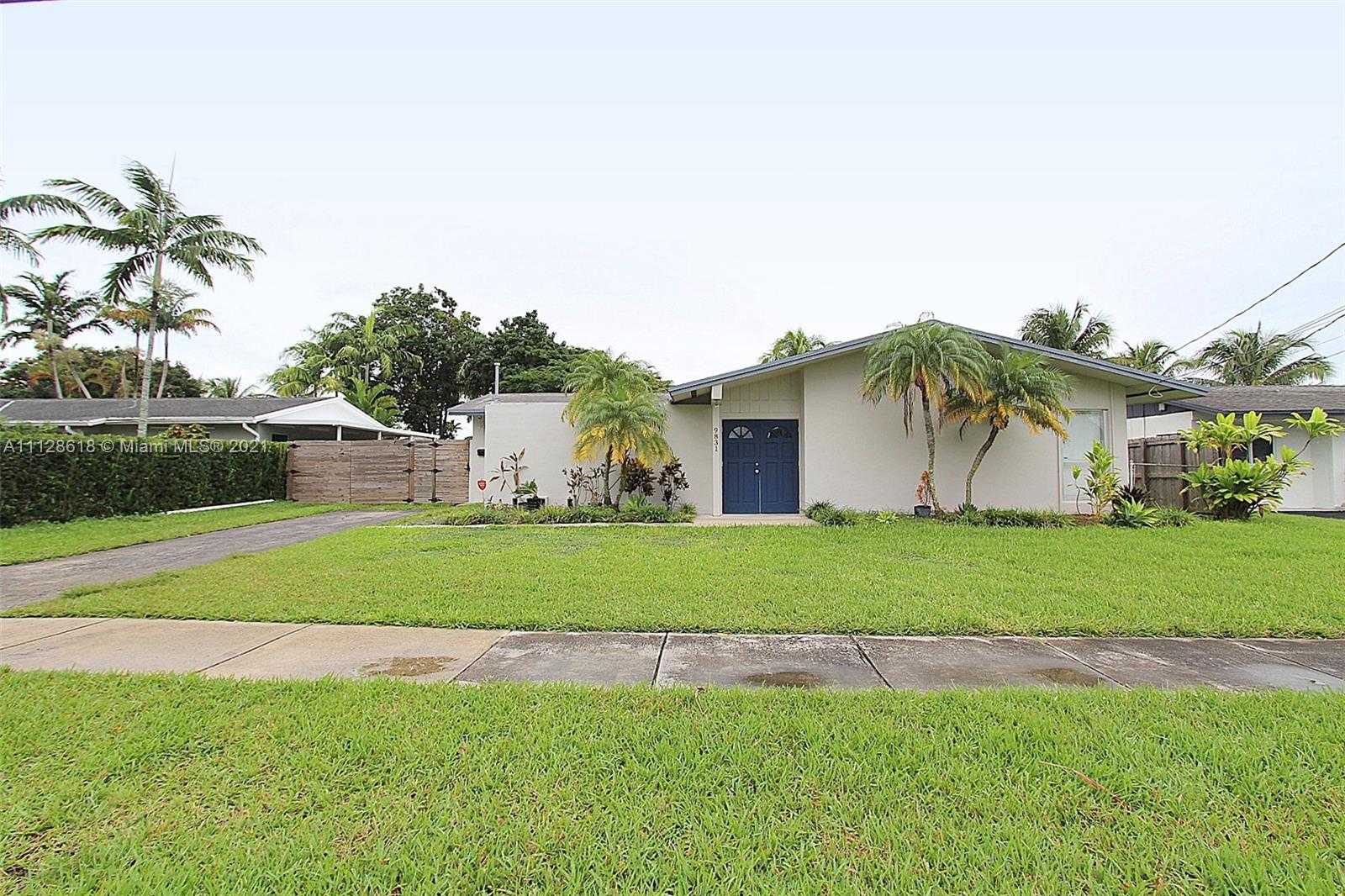 Small Image of 9831 SW 195th St, Cutler Bay, FL 33157, USA Number 2