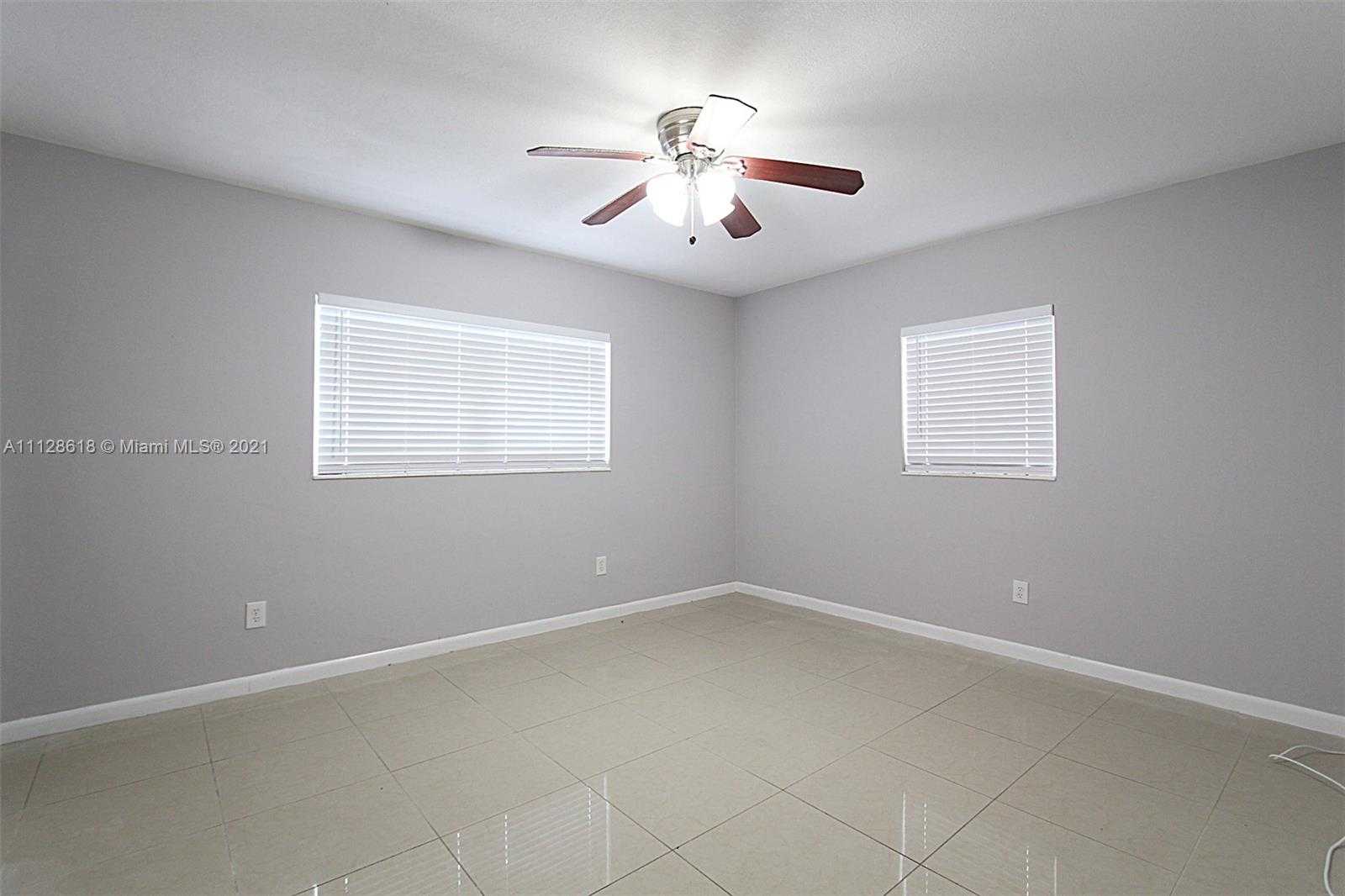 Small Image of 9831 SW 195th St, Cutler Bay, FL 33157, USA Number 25