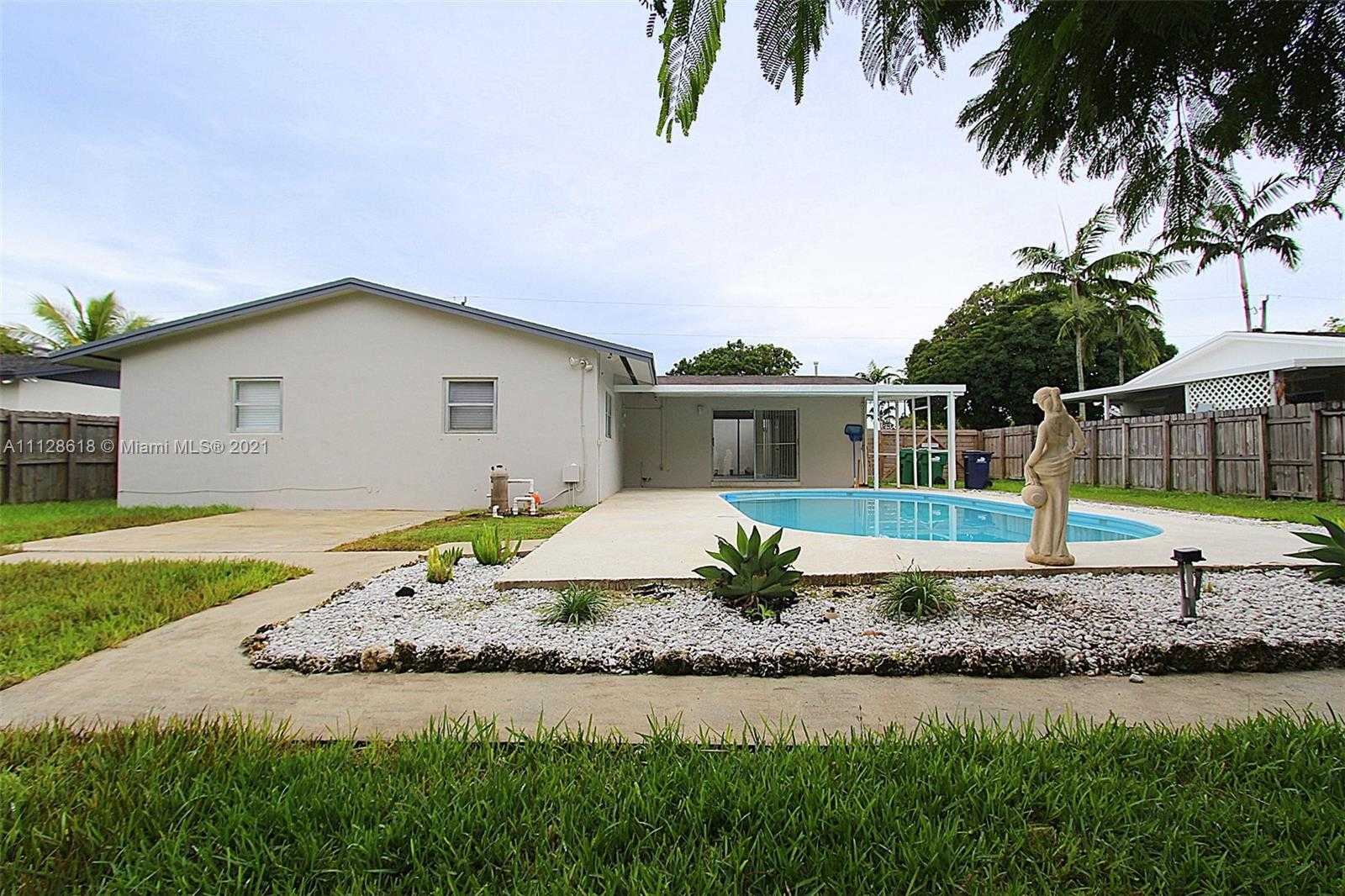 Small Image of 9831 SW 195th St, Cutler Bay, FL 33157, USA Number 28