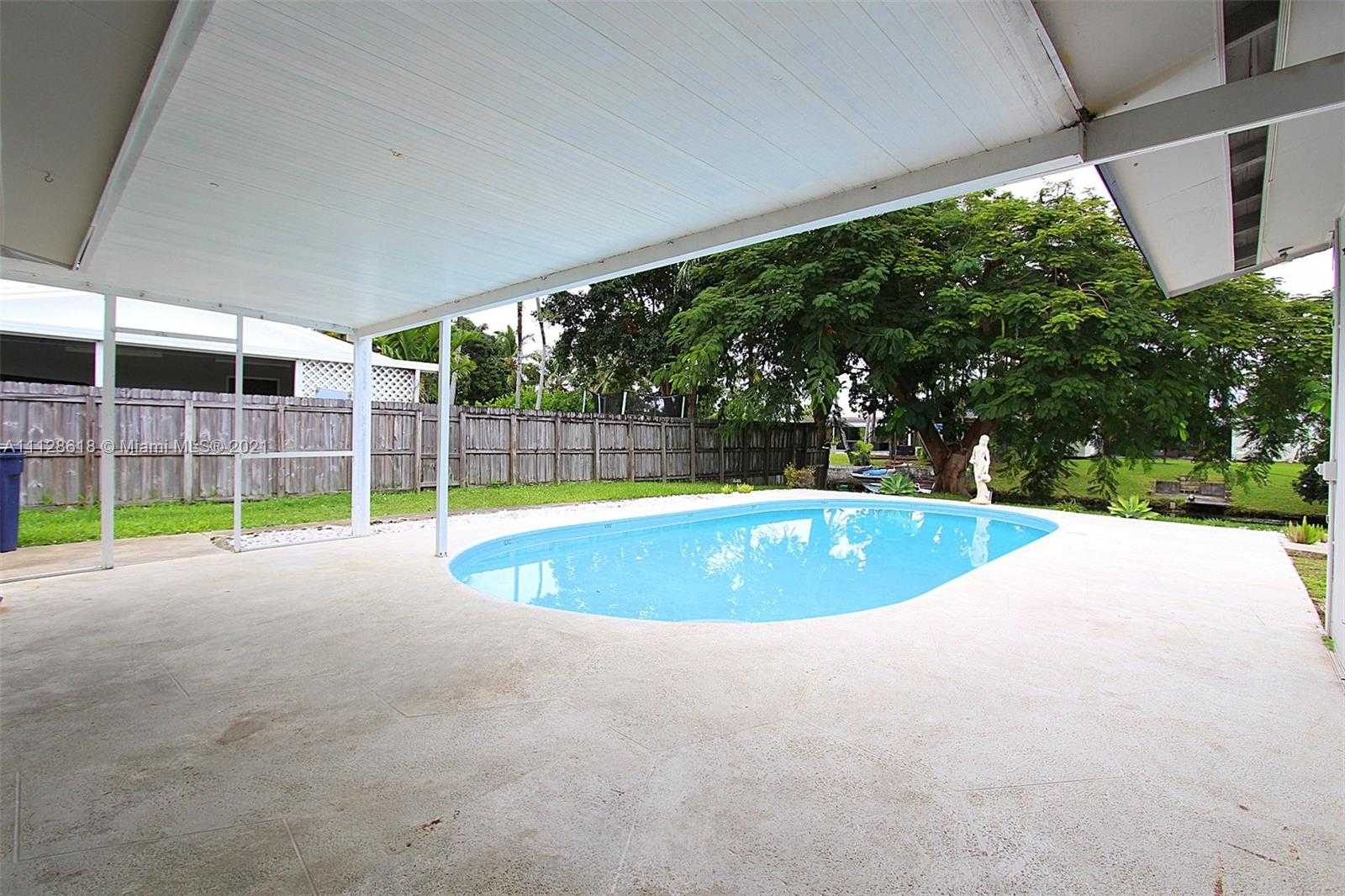 Small Image of 9831 SW 195th St, Cutler Bay, FL 33157, USA Number 30