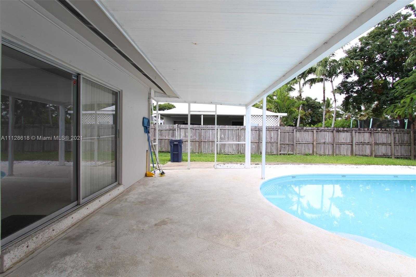 Small Image of 9831 SW 195th St, Cutler Bay, FL 33157, USA Number 31