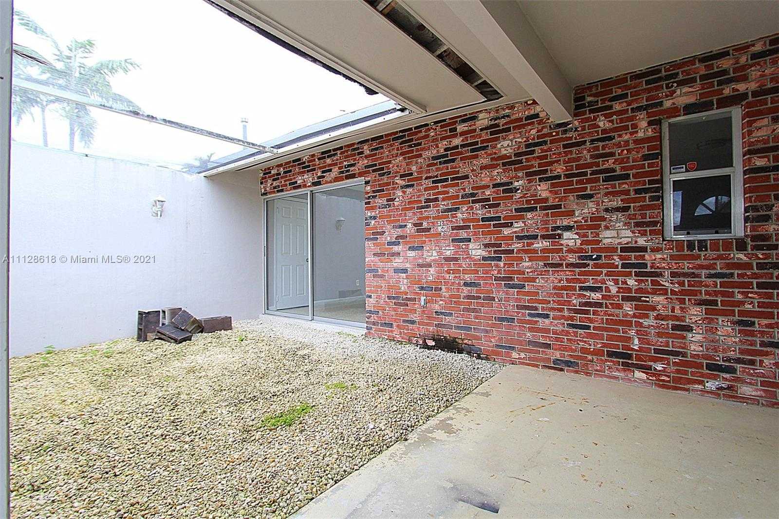 Small Image of 9831 SW 195th St, Cutler Bay, FL 33157, USA Number 4