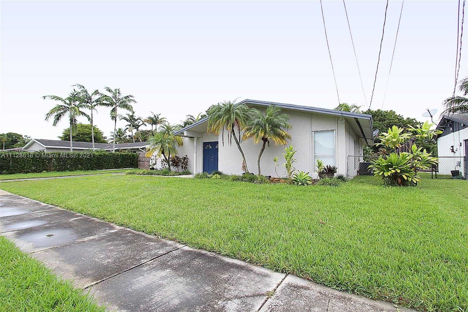 Small Image of 9831 SW 195th St, Cutler Bay, FL 33157, USA Number 8