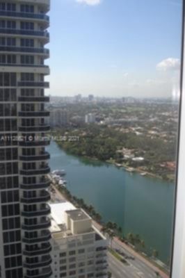 Small Image of 4779 Collins Ave, Miami Beach, FL 33140, USA Number 12
