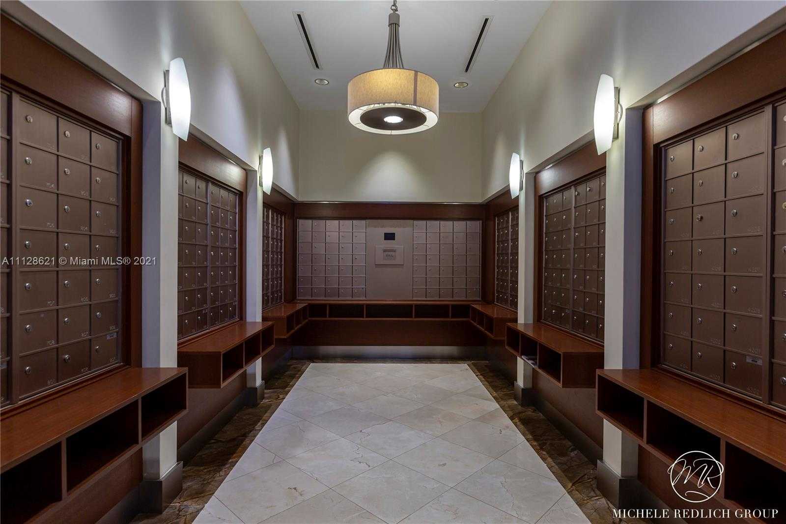 Small Image of 4779 Collins Ave, Miami Beach, FL 33140, USA Number 17