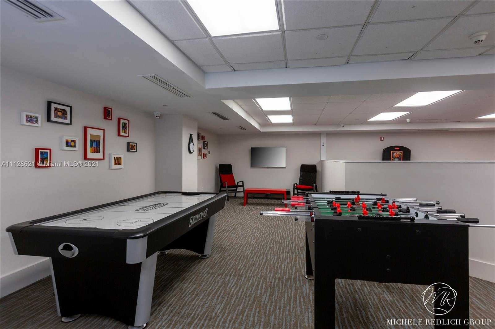Small Image of 4779 Collins Ave, Miami Beach, FL 33140, USA Number 21