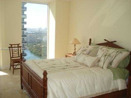 Small Image of 4779 Collins Ave, Miami Beach, FL 33140, USA Number 6