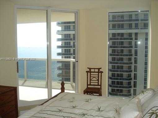 Small Image of 4779 Collins Ave, Miami Beach, FL 33140, USA Number 7