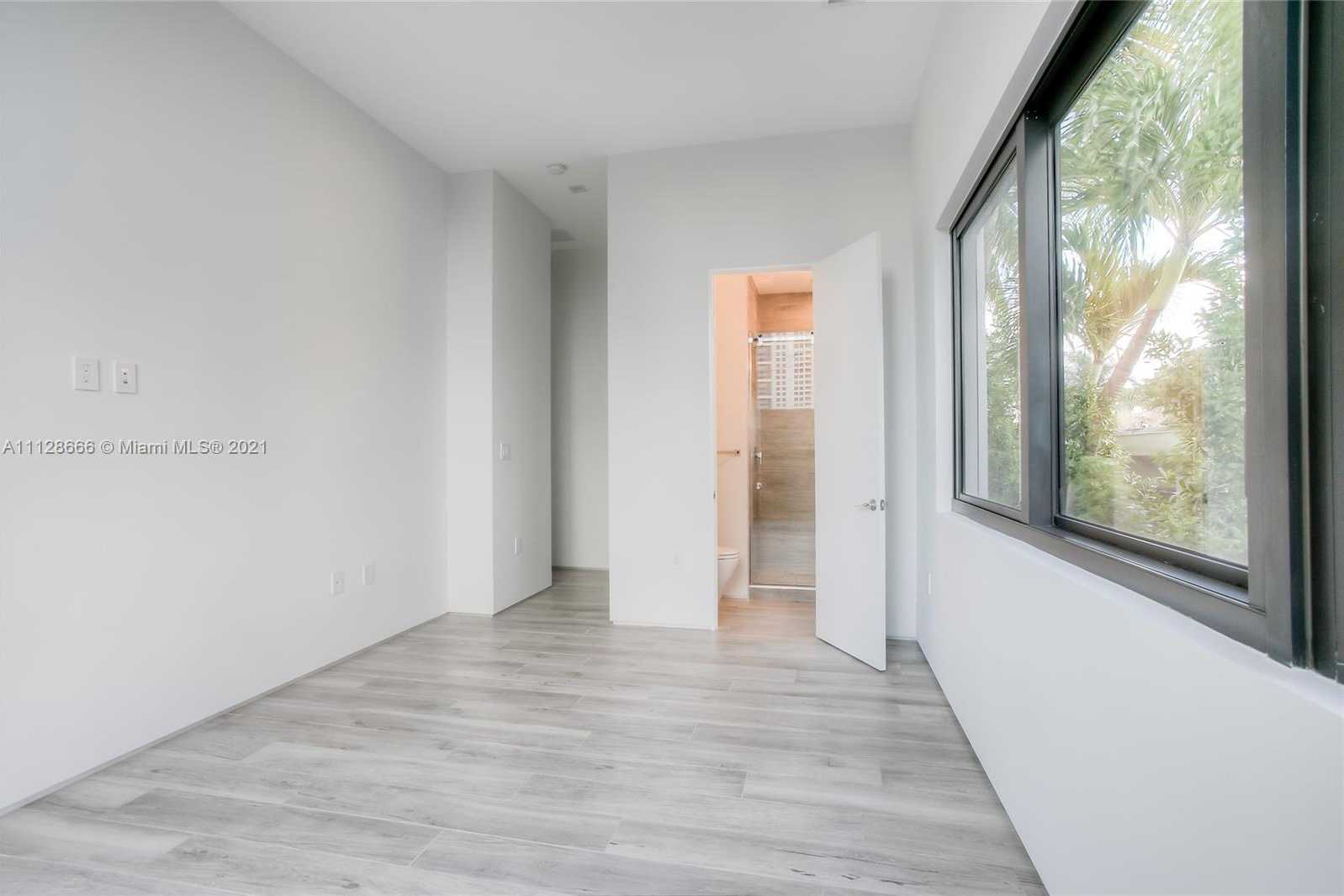 Small Image of 1525 Bay Rd, Miami Beach, FL 33139, USA Number 11
