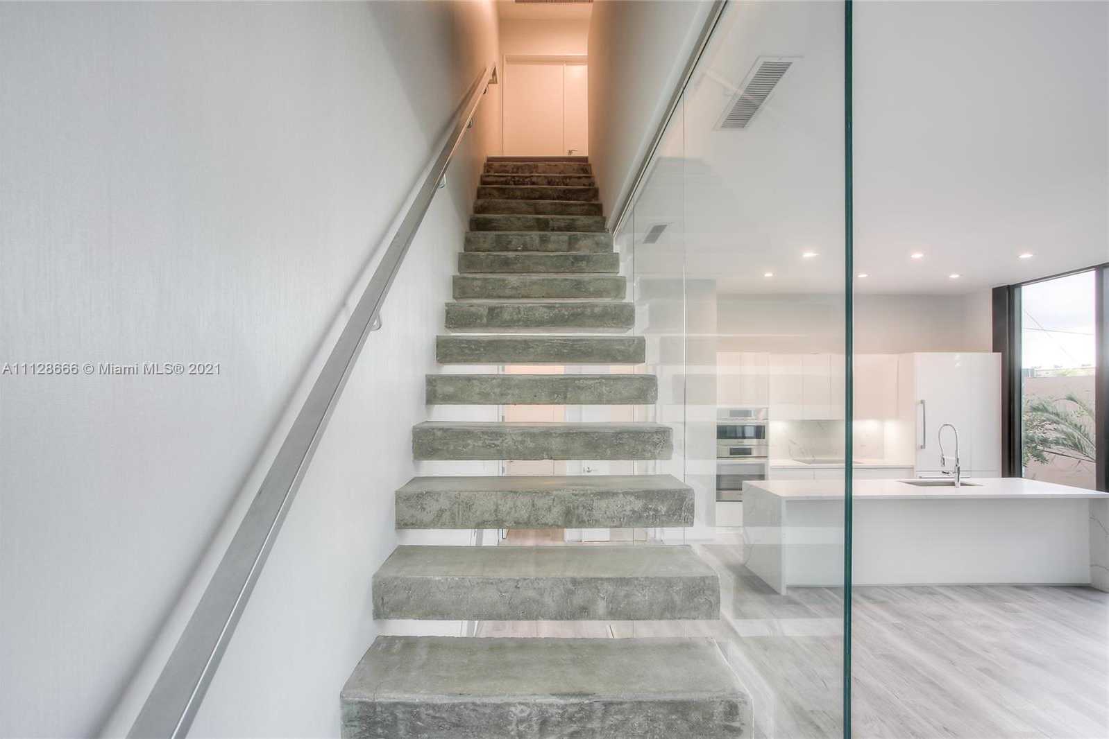 Small Image of 1525 Bay Rd, Miami Beach, FL 33139, USA Number 14