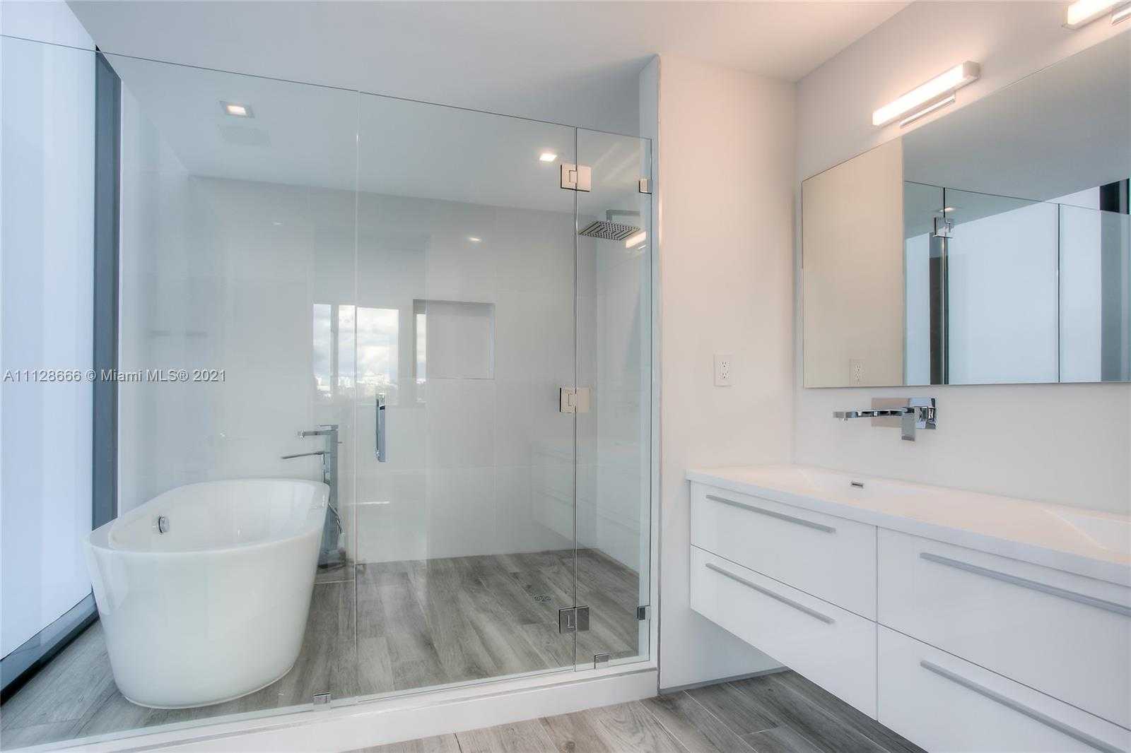 Small Image of 1525 Bay Rd, Miami Beach, FL 33139, USA Number 18