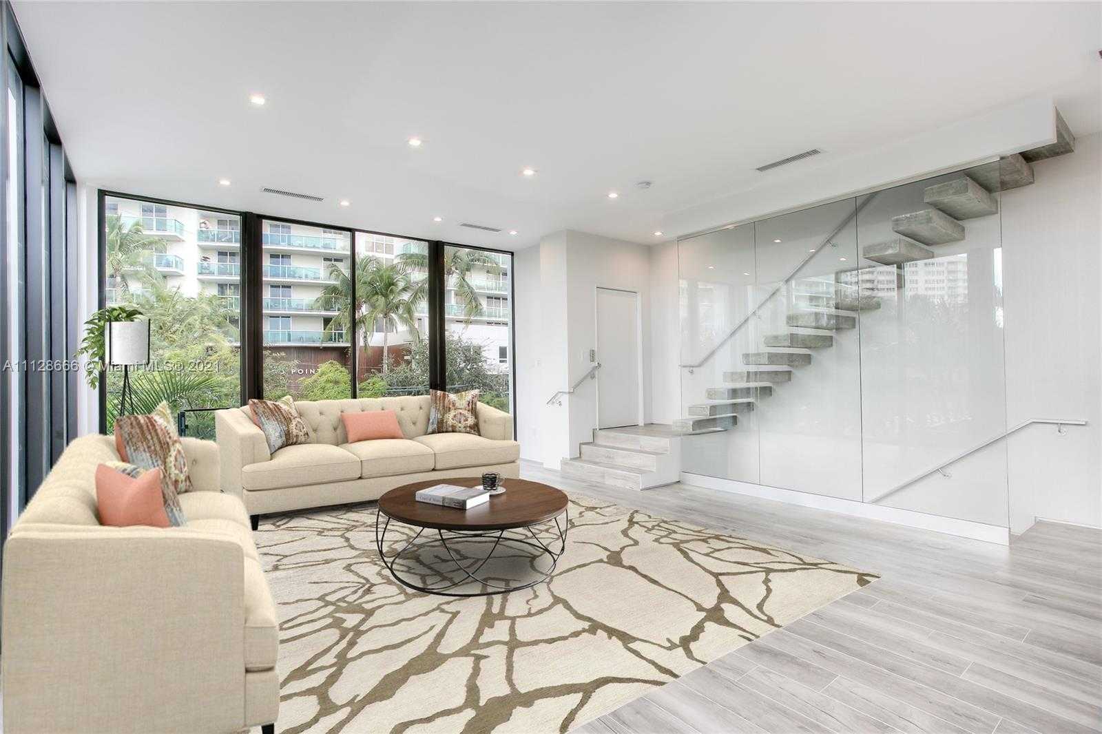 Small Image of 1525 Bay Rd, Miami Beach, FL 33139, USA Number 5