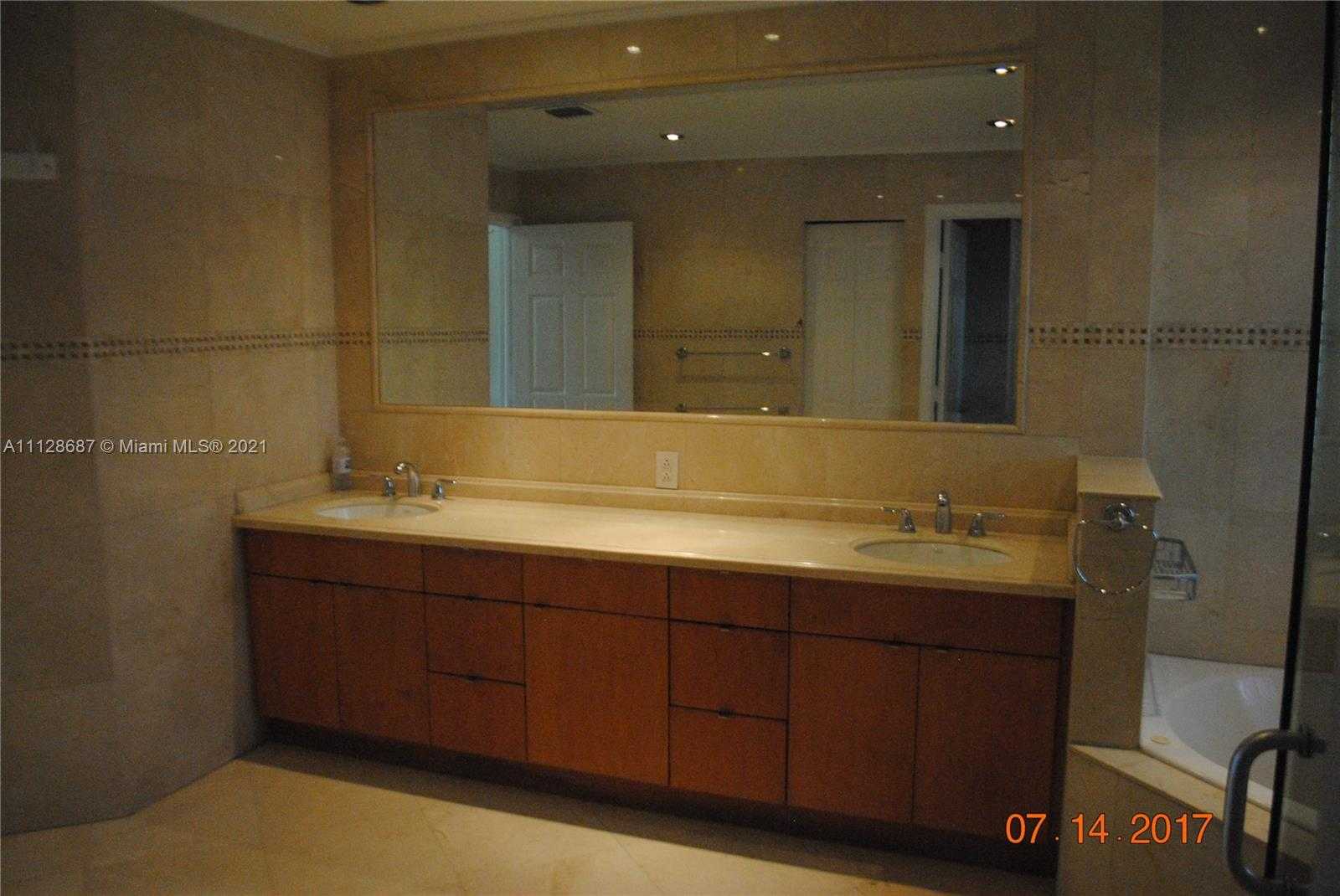 Small Image of 11345 NW 73rd Terrace, Doral, FL 33178, USA Number 10