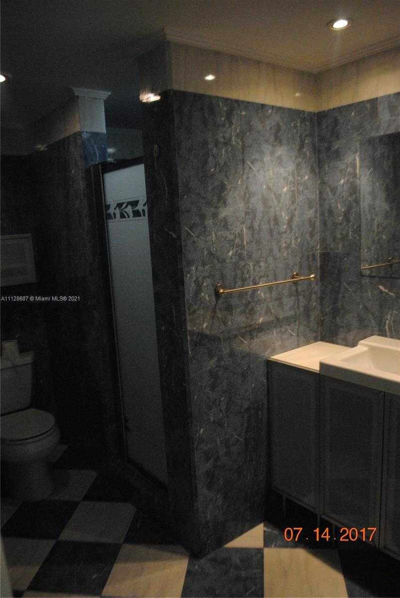 Small Image of 11345 NW 73rd Terrace, Doral, FL 33178, USA Number 7