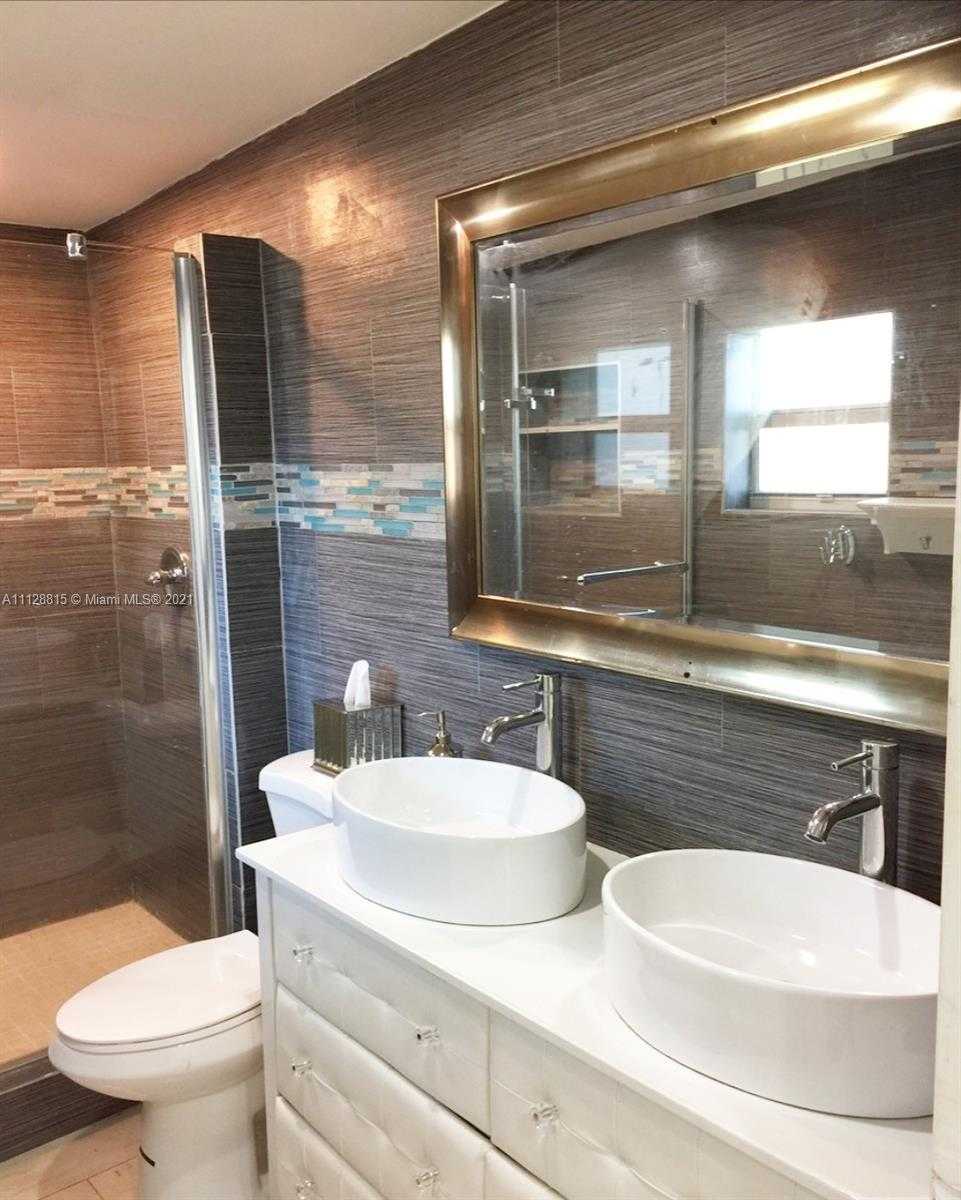 Small Image of 223 NW 10th St, Hallandale Beach, FL 33009, USA Number 11